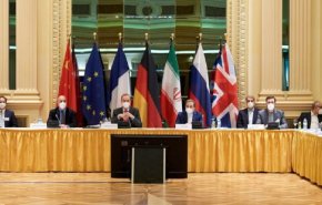 كاتب عربي يوضح لماذا يجب مساندة ايران في معركة الاتفاق النووي 