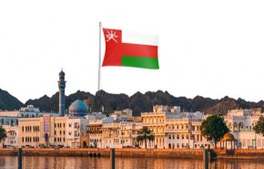 سلطنة عمان تمدد تعليق دخول القادمين اليها من 14 دولة 