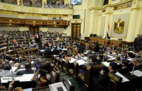 مصر: اقتراح قانون لفصل أي موظف حكومي يثبت انتماؤه لـ