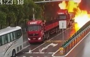 انفجار تانکر 20 تنی بنزین در چین+ ویدیو