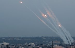شاهد: المقاومة تمطر مستوطنات غلاف غزة بمئات الصواريخ