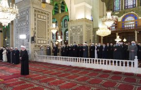 الرئيس السوري يؤدي صلاة عيد الفطر في رحاب الجامع الأموي الكبير+صور