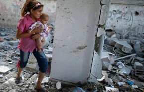 شاهد: أصغر شهيد في غزة يلقی حتفه وهو يلعب