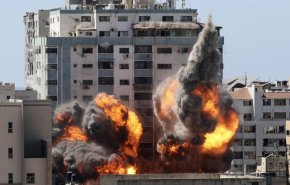 شاهد.. تدمير برج الجلاء وسط مدينة غزة