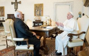 وزير الخارجية الايراني يلتقي بابا الفاتيكان 