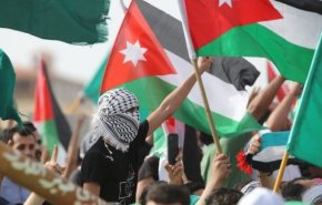 بالصور.. آلاف الأردنيين يحتفون بانتصار الشعب الفلسطيني على الاحتلال 