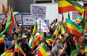 إثيوبيون ينددون بفرض امريكا قيودا على المساعدات لبلادهم