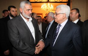 حماس وفتح تجريان حوارا وطنيا فلسطينيا في القاهرة
