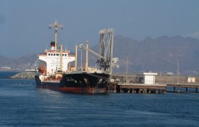شركة النفط اليمنية: العدوان يواصل احتجاز السفن النفطية منذ مطلع العام