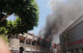 نشوب حريق ضخم بمقر النادي الأهلي المصري