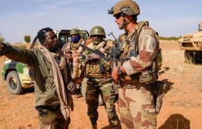فرانسه عملیات‌ نظامی مشترک با مالی را تعلیق کرد
