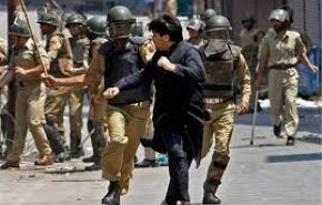 باكستان تدين مقتل شاب كشميري على يد الشرطة الهندية
