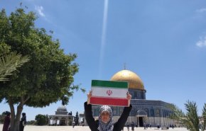 اهتزاز پرچم ایران در صحن‌های مسجدالاقصی+ فیلم