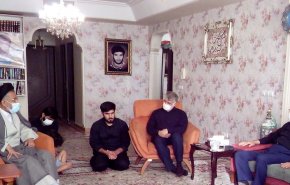 وزیر اطلاعات با خانواده شهید مدافع حرم حسن عبدالله‌زاده دیدار کرد