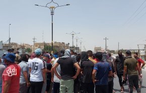 محتجون عراقيون يغلقون مبنى الحكومة المحلية في ذي قار