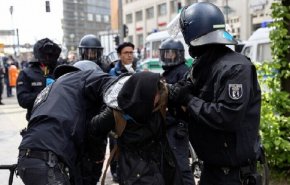 إصابة 60 شرطيا في اشتباكات مع اليساريين الراديكاليين في برلين