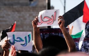 تظاهرات در کرانه باختری علیه رئیس تشکیلات خودگردان فلسطین