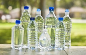 7 مخاطر لاستخدام زجاجات المياه البلاستيكية المتكرر