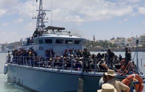 البحرية الليبية تنقذ 359 مهاجرًا في عمليتين منفصلتين

