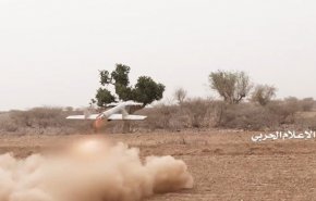 فیلم| انهدام پادگان ائتلاف متجاوز در مرز عربستان با 10 پهپاد
