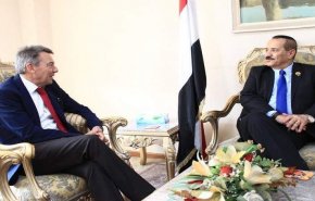 وزیر خارجه یمن بر اعمال فشار به کشورهای متجاوز تاکید کرد