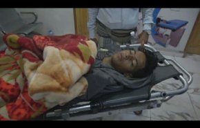 العدوان السعودي يستهدف طفلا يمنيا في تعز