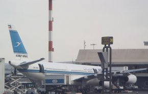 حريق بمحرك طائرة بحرينية أثناء هبوطها في مطار الكويت