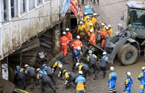 اليابان.. فرص النجاة تتضاءل في العثور على 24 مفقودا في انهيارات أرضية

