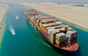 السفينة المحتجزة في قناة السويس تستعد لمغادرة مصر