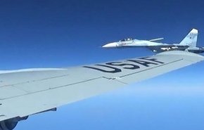 رهگیری هواپیمای شناسایی آمریکا توسط سوخوهای روسی بر فراز دریای سیاه
