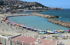 الجزائر.. الكشف عن نتائج التحقيقات بحادثة الإغماء الجماعي في شاطئ التنس