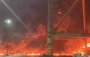 شاهد: صور وفيديوهات جديدة من انفجار ميناء دبي