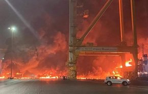 ما هي تفاصيل انفجار ميناء جبل علي في إمارة دبي؟ + فيديو