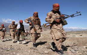شاهد.. القوات الافغانية تسعى لإستعادة معبر حدودي مع إيران