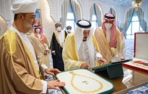 زيارة سلطان عمان إلى السعودية تزامنا مع تصاعد التوترات مع الإمارات + فيديو