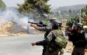 إصابة فلسطيني برصاص مستوطنين قرب مستوطنة يتسهار