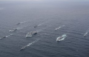 كورونا يضرب أكبر سفينة حربية بريطانية في المحيط الهندي
