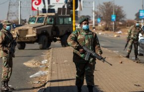 آفریقای جنوبی 25 هزار نیرو برای مقابله با ناآرامی و غارت به خیابان ها اعزام می کند
