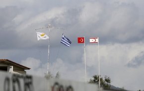 قبرص تتهم تركيا بإطلاق النار على زورق دورية تابع لها
