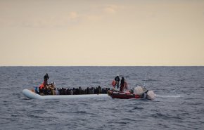مقتل 17 مهاجرا على الأقل بغرق قاربهم قبالة سواحل تونس
