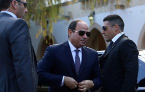 السيسي يبحث مد الجيش المصري بأسلحة جديدة 
