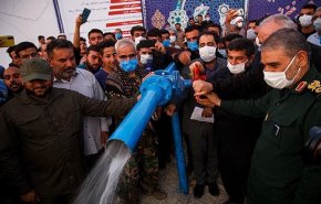 شاهد.. حرس الثورة يشارك في إيصال المياه لخوزستان 