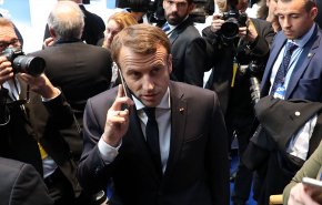 شاهد: الرئيس الفرنسي يغير هاتفه إثر تجسس اسرائيلي عليه