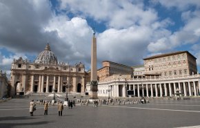 رسوایی مالی بی سابقه در واتیکان؛ دستیار سابق پاپ متهم ردیف یکم
