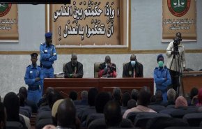 السودان.. قاضي محاكمة البشير يطلب تنحيته عن القضية