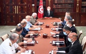 نشست رییس جمهوری تونس با فرماندهان عالیرتبه نظامی و امنیتی