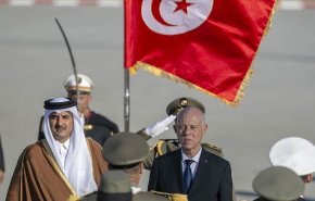 أمير قطر يجري اتصالا هاتفيا مع رئيس تونس