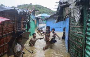 الفيضانات تشرد الآلاف بمخيمات الروهينغا في بنغلاديش