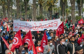 قيس سعيد يجتمع بقادة الجيش والاحزاب تجدد رفض قراراته