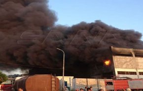 8 إصابات بحريق ضخم في المدينة الصناعية بحلب السورية